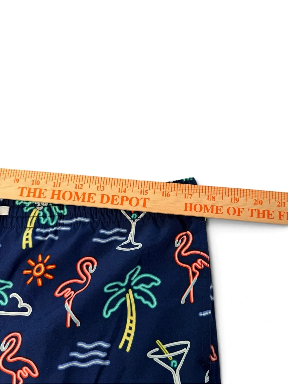 Chubbies Men’s Tropical Flamingo Swim Trunks Size M